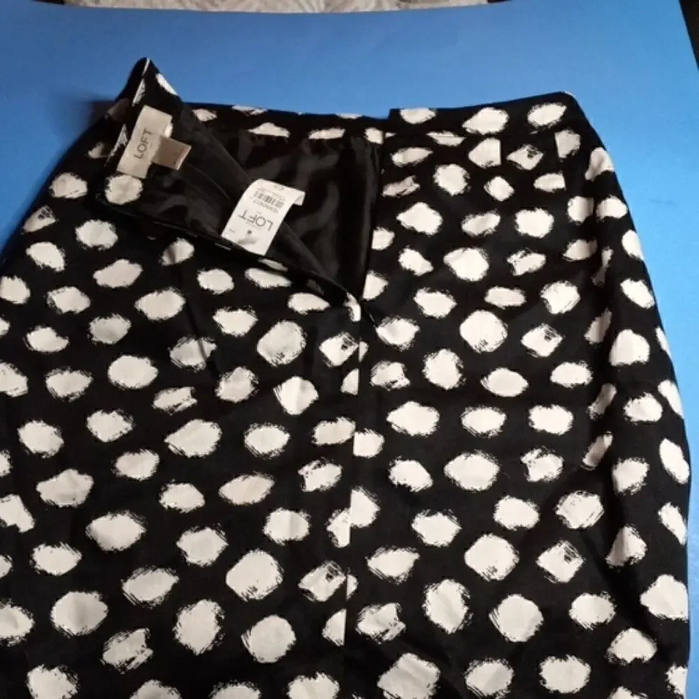 Loft Black w white dots skirt size 0